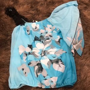 Wrapper Tops - Floral blouse Wrapper Tops - Floral blouse